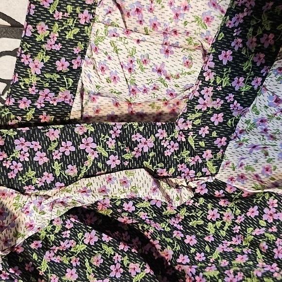 Carolina Belle Montreal Floral Blouse Size Small NWT - Picture 4 of 7